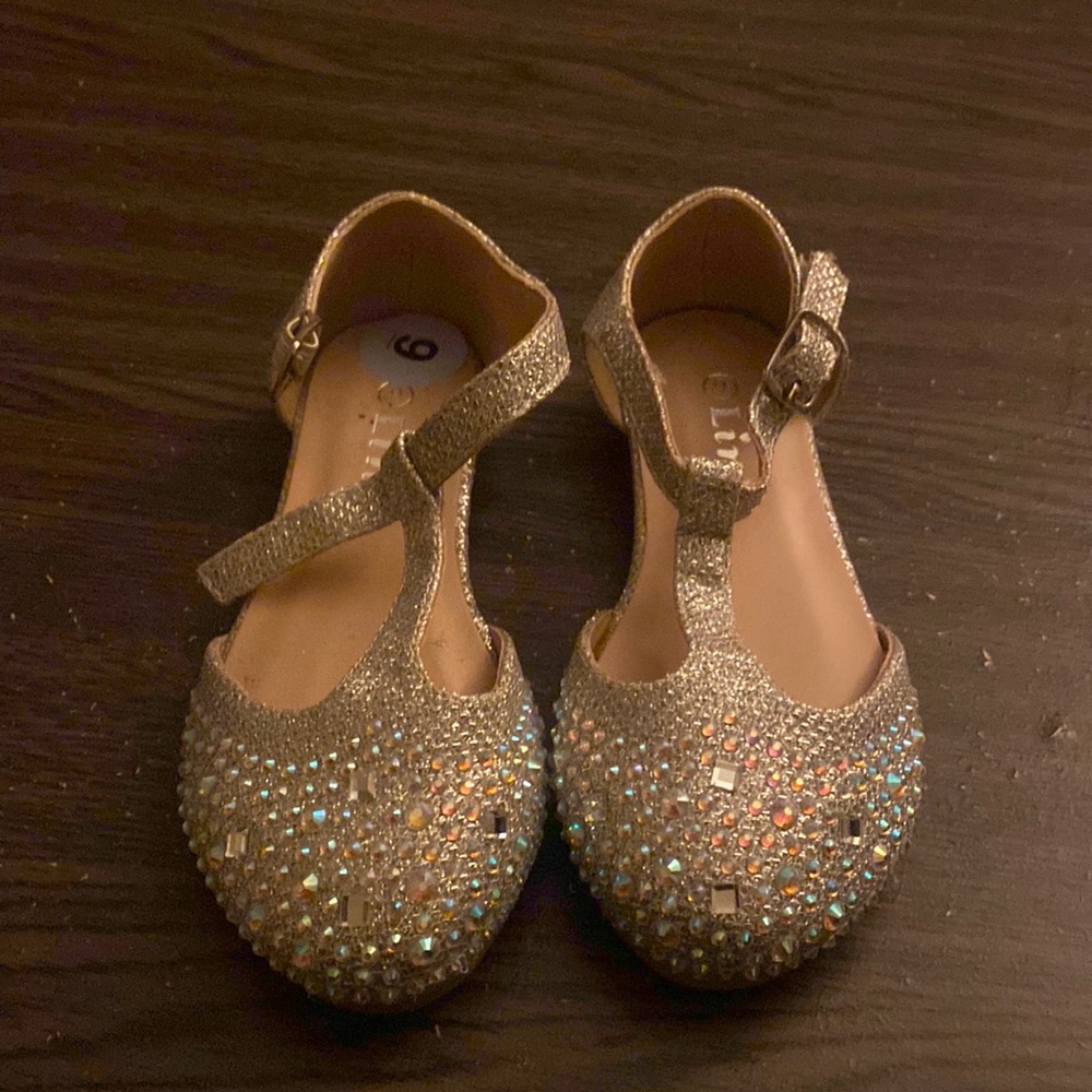 Brand new sparkly dress shoes size 9